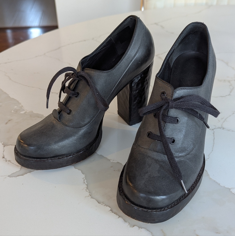 Women's Black Lace-Up Heeled Shoes